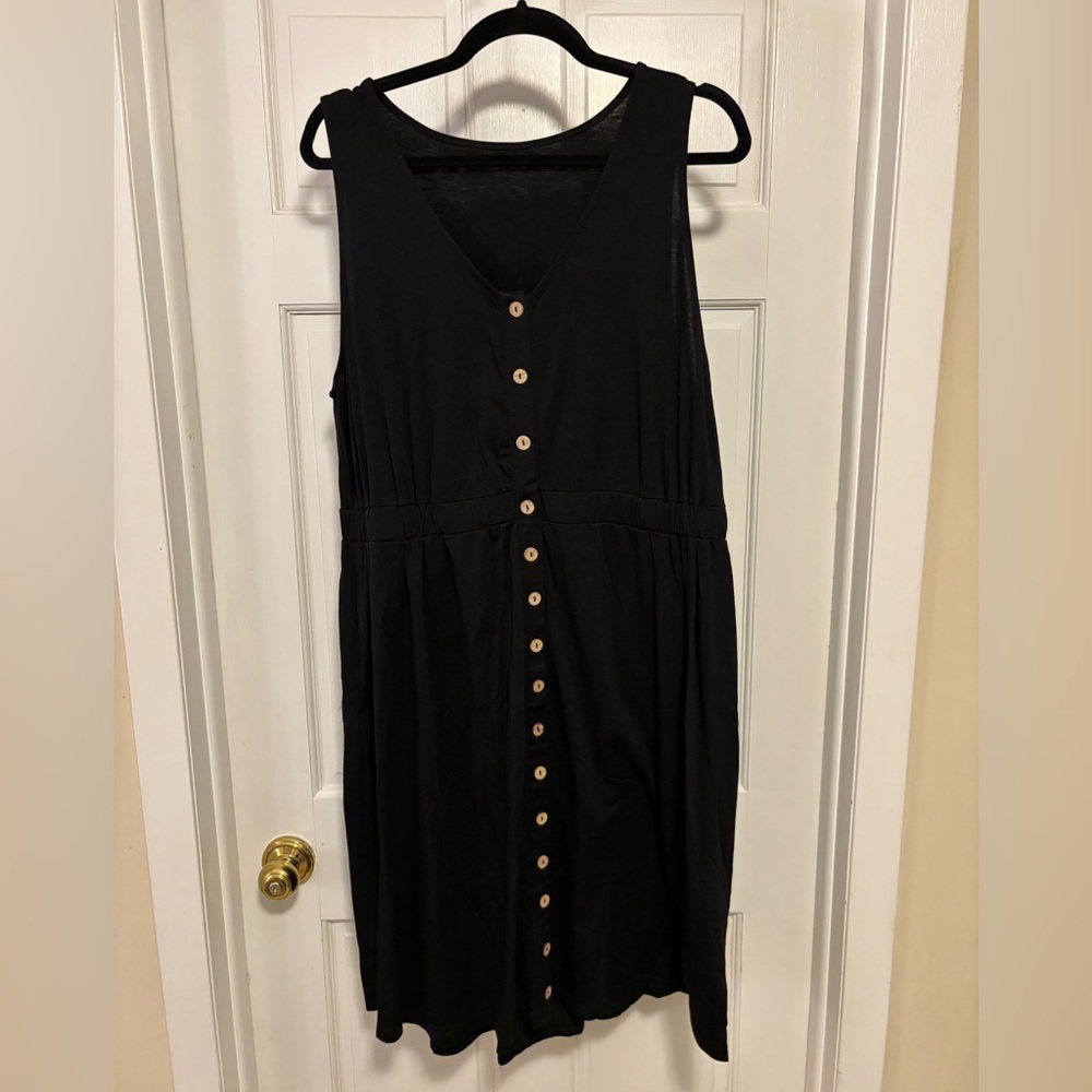 Black midi sleeveless dress